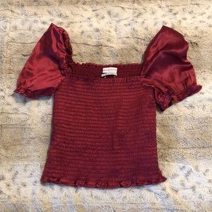 Urban top, winched waist w balloon sleeves.